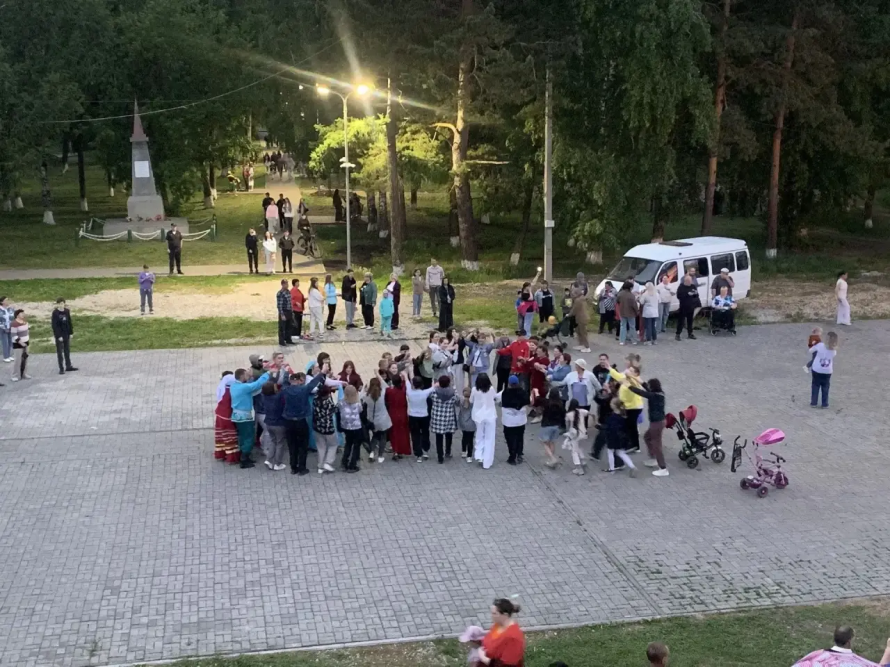Танцует вся Россия!